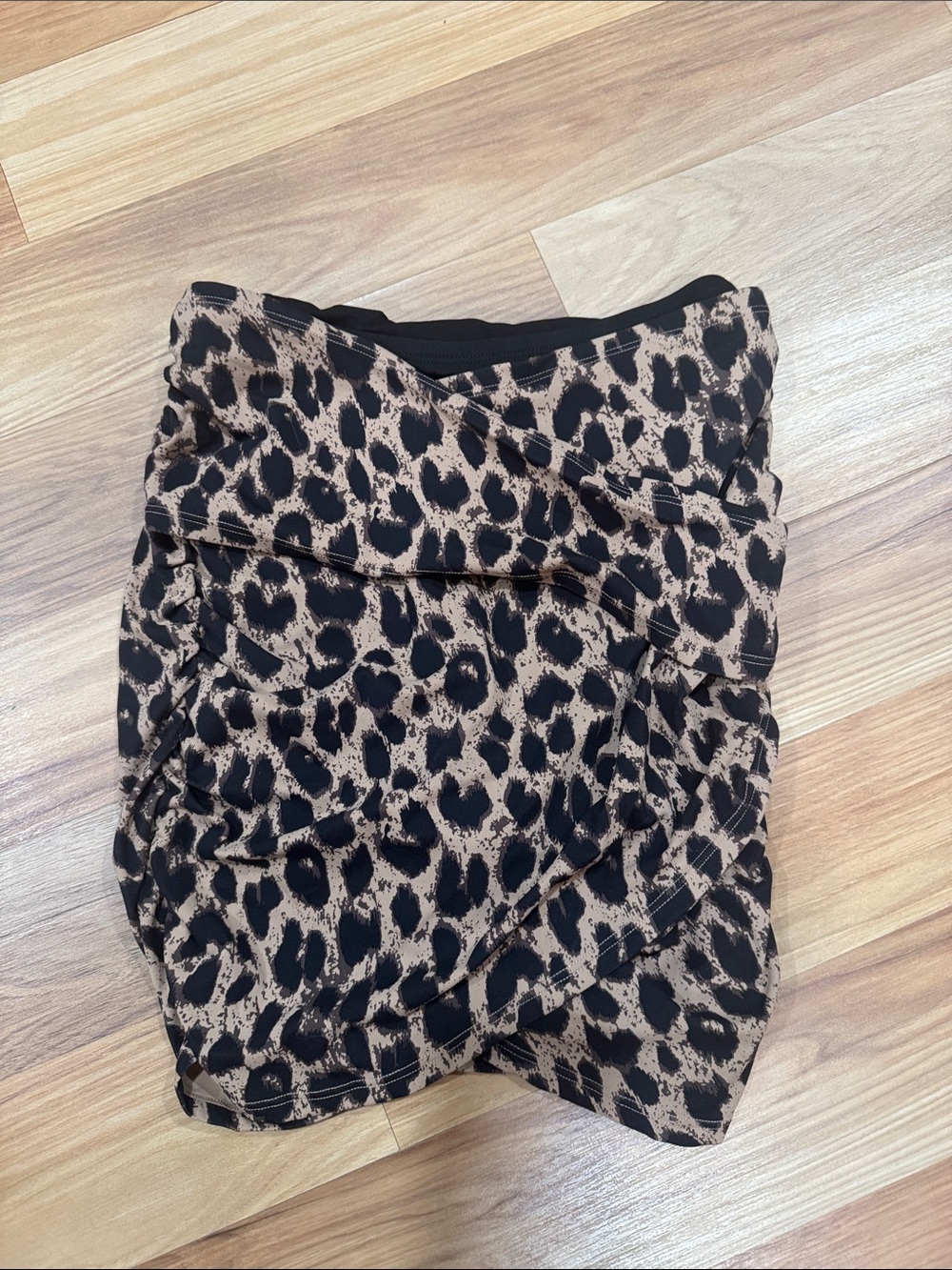 HALARA Leopard Print Mini Skirt - Black & Tan